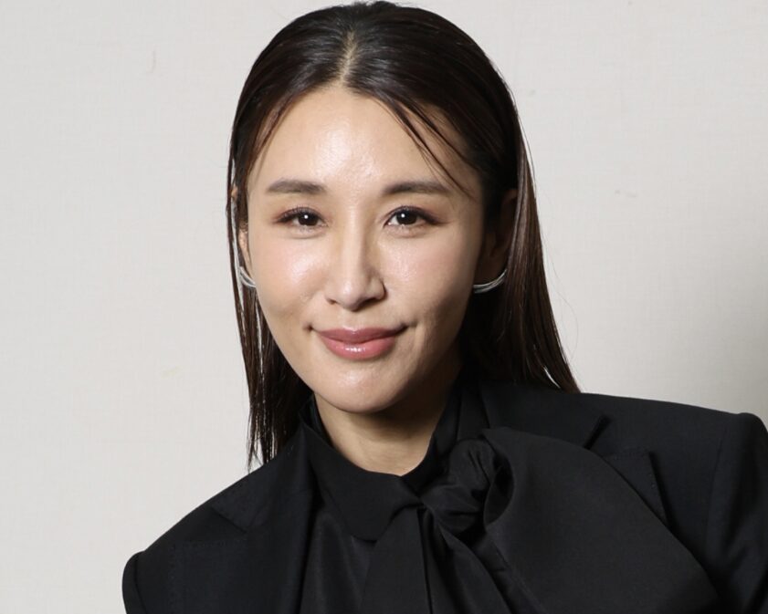 鈴木紗理奈さん