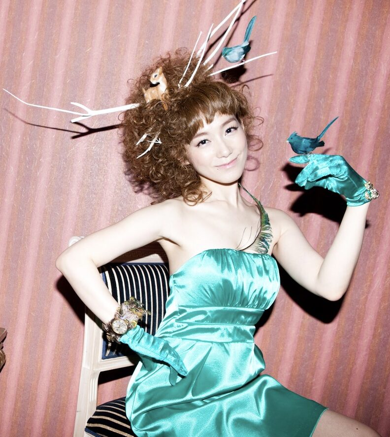 篠原ともえさん