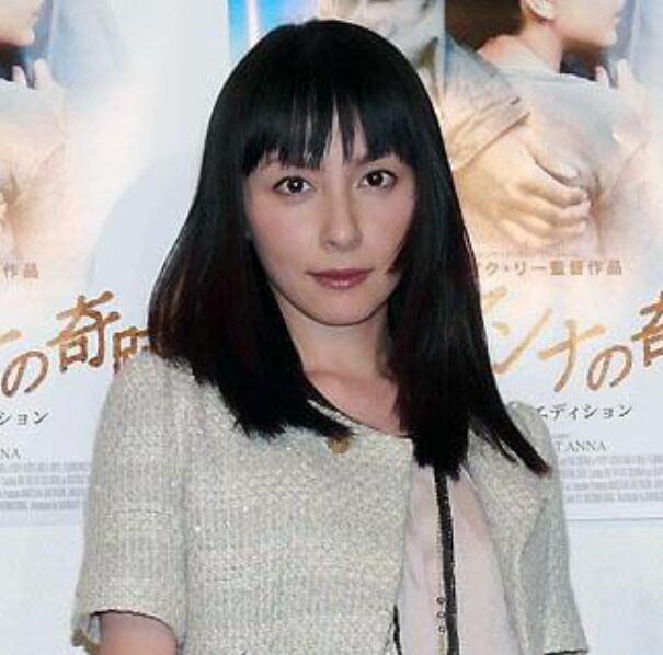 奥菜恵さん