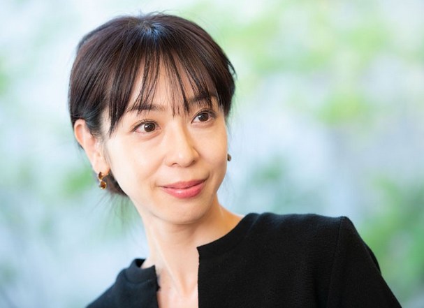 遊井亮子さん